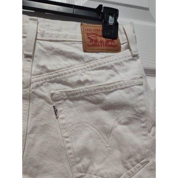 Levi's‎ High Waisted Mom Shorts Relaxed Women’s W29 White MSRP $50 Pristine - Picture 6 of 10